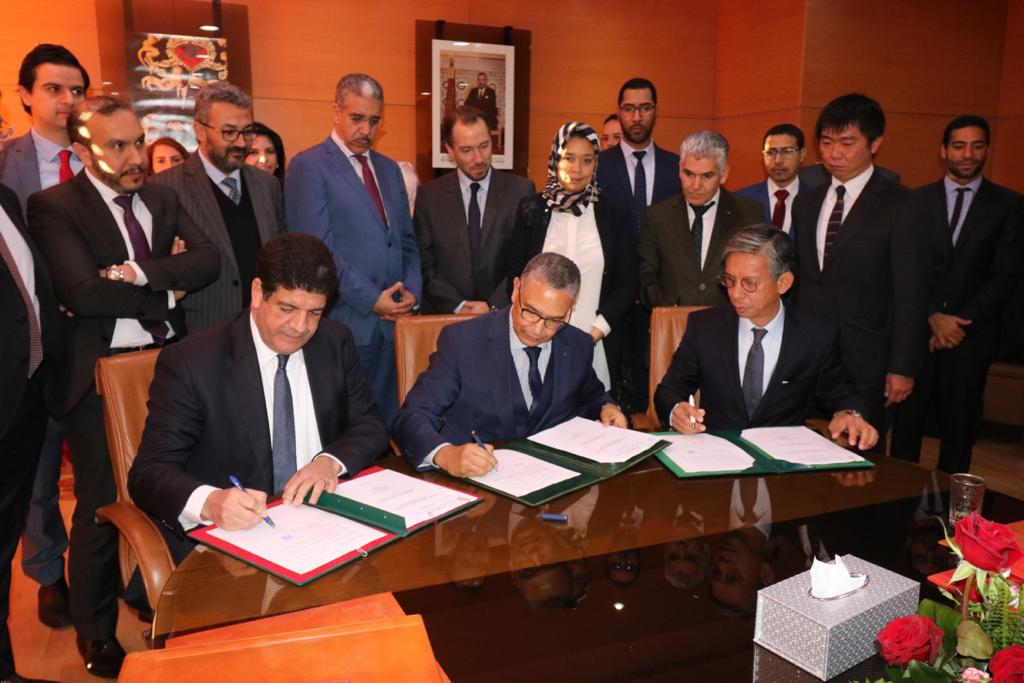 توقيع اتفاقية شراكة بين المغرب و فرنسا لانتاج الكهرباء بواسطة الطاقة الريحية