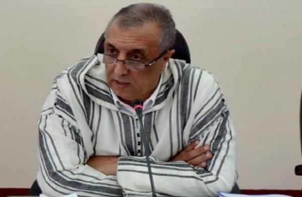 الحسيمة.. عامل الإقليم فريد شوراق يعتني بمرضى السرطان