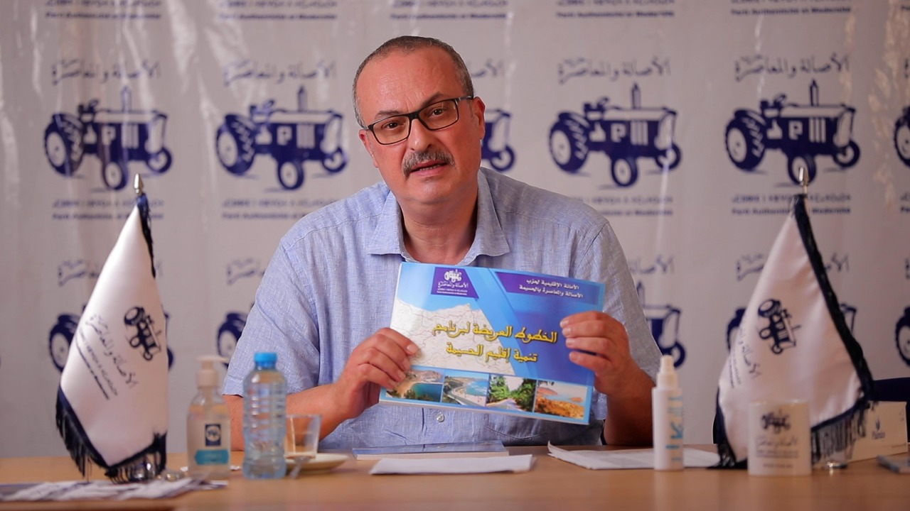 محمد الحموتي يعتذر لساكنة إقليم الحسيمة  ويتهم النازحين بتسفيه العمل السياسي