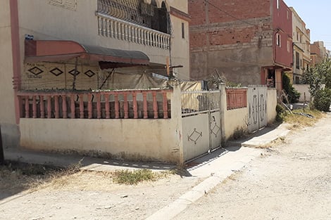 آزمور..إنتشار ظاهرة تسييج الرصيف أمام المنازل