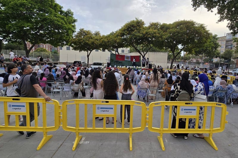 مغاربة برلين يحتفلون بقرار مجلس الأمن 2797 الداعم للصحراء المغربية أمام بوابة براندنبورغ