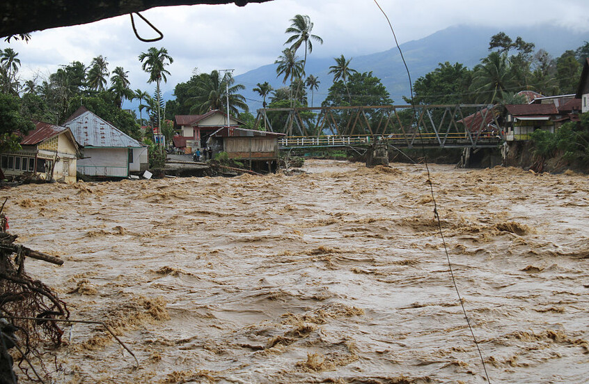 إندونيسيا.. ارتفاع حصيلة ضحايا الفيضانات إلى 1030 قتيلا وأكثر من 200 مفقود