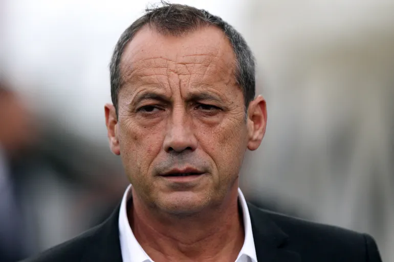 اغتيال رئيس نادي أجاكسيو السابق برصاص “قناص” أثناء تشييع جنازة والدته