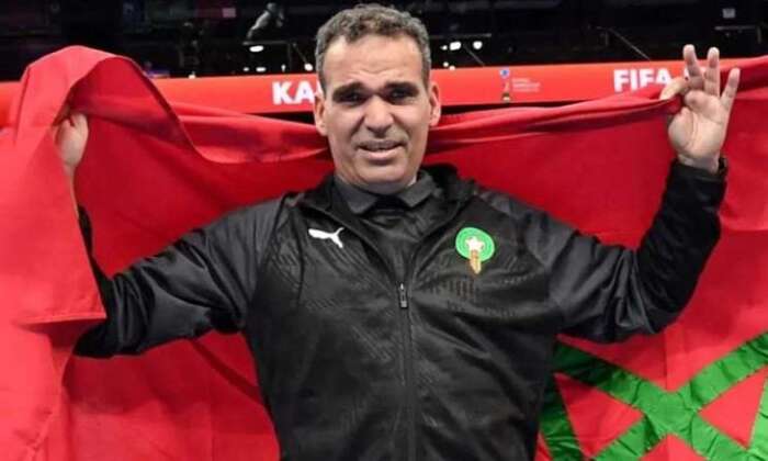 هشام الدكيك.. من معاناة الممرات إلى قيادة المغرب نحو قمة الفوتسال العالمي